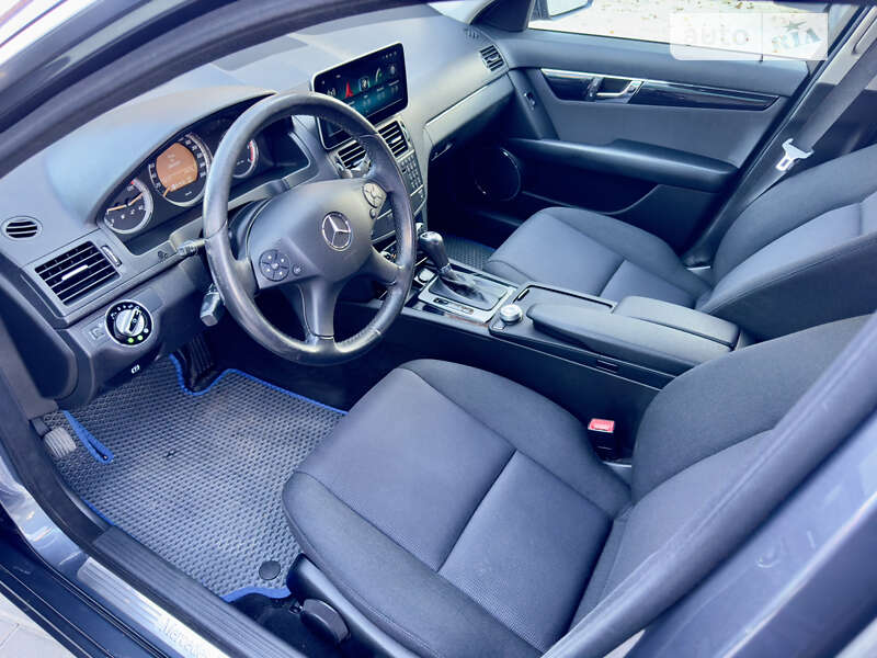 Седан Mercedes-Benz C-Class 2008 в Ровно