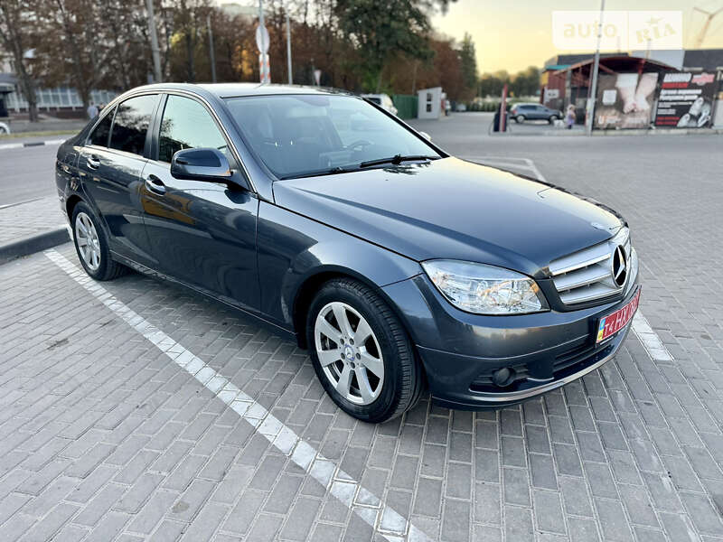 Седан Mercedes-Benz C-Class 2008 в Ровно