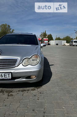 Седан Mercedes-Benz C-Class 2001 в Черновцах