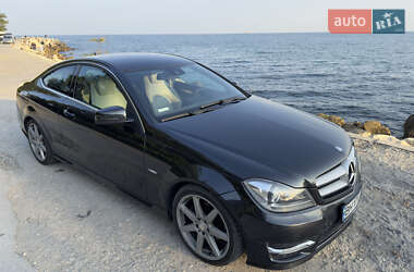 Купе Mercedes-Benz C-Class 2012 в 