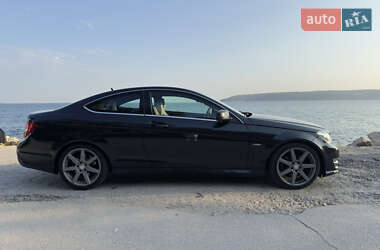 Купе Mercedes-Benz C-Class 2012 в 