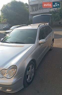 Универсал Mercedes-Benz C-Class 2004 в 