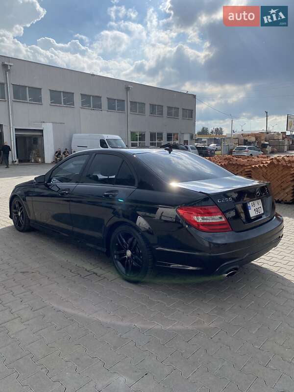 Седан Mercedes-Benz C-Class 2013 в Виннице