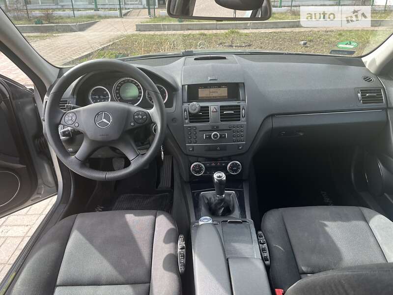 Универсал Mercedes-Benz C-Class 2010 в Киеве
