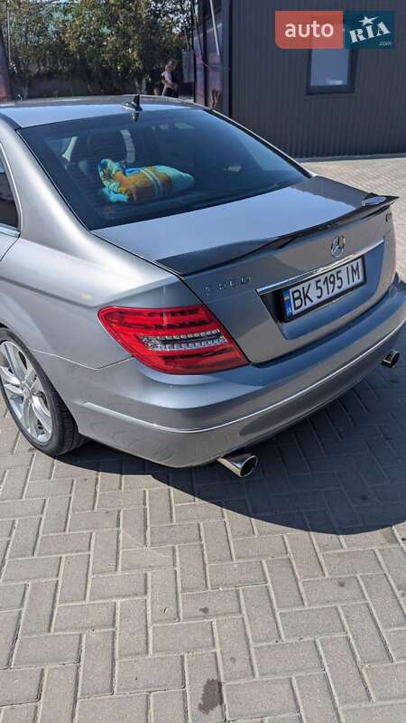 Седан Mercedes-Benz C-Class 2013 в Остроге