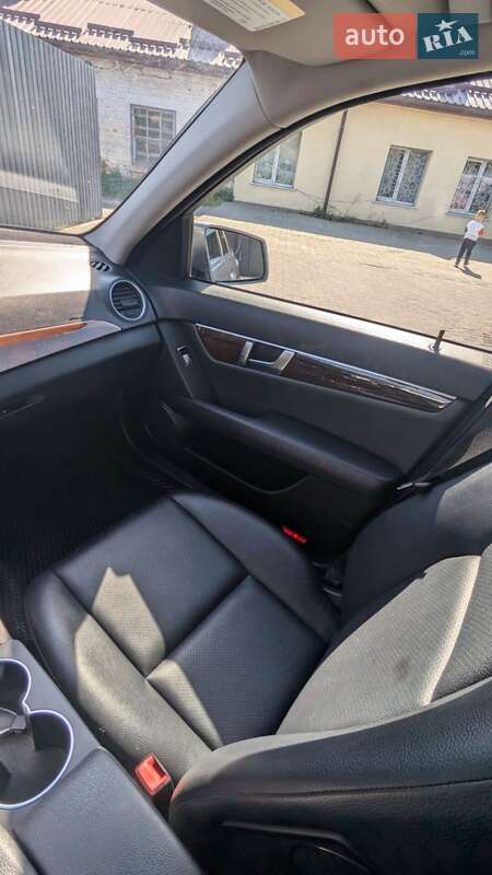 Седан Mercedes-Benz C-Class 2013 в Остроге