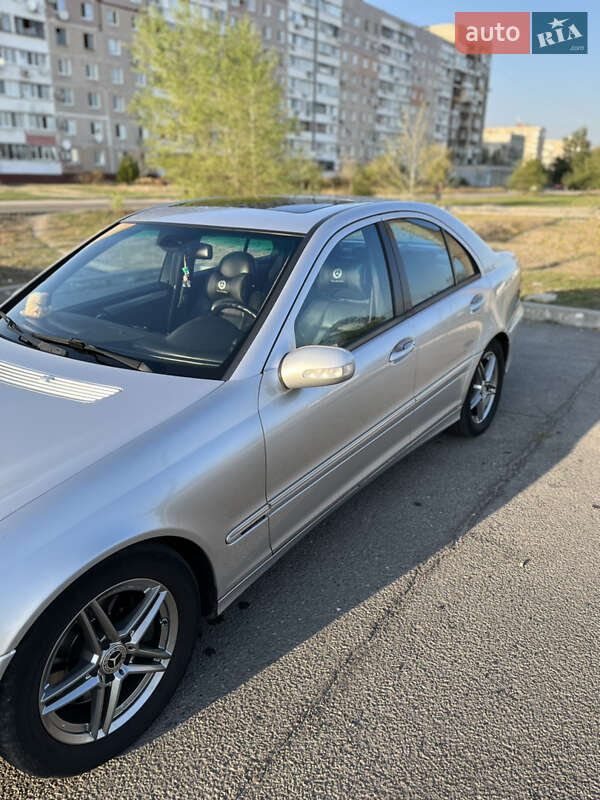Седан Mercedes-Benz C-Class 2001 в Запорожье