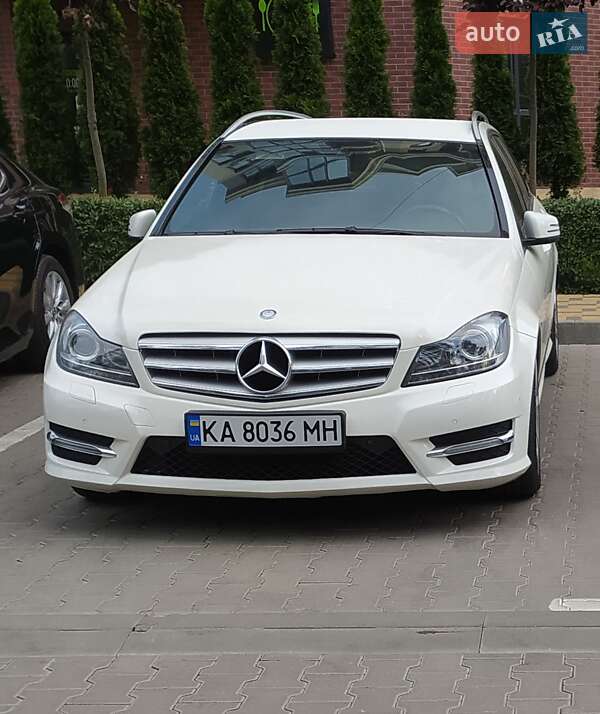 Универсал Mercedes-Benz C-Class 2011 в 