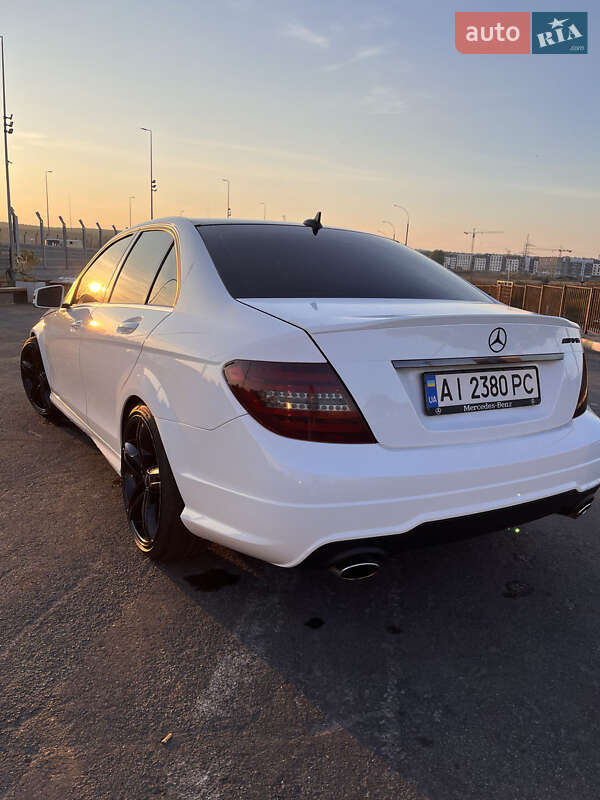 Седан Mercedes-Benz C-Class 2013 в Киеве