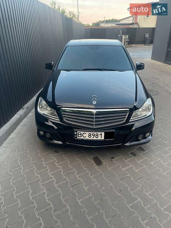 Седан Mercedes-Benz C-Class 2011 в Львові