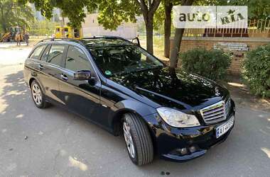 Универсал Mercedes-Benz C-Class 2012 в Киеве