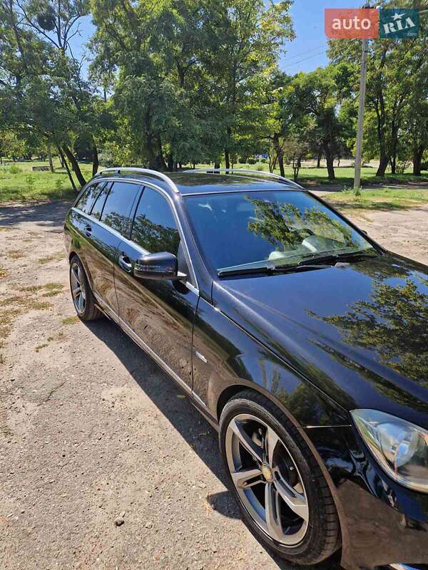 Універсал Mercedes-Benz C-Class 2011 в Чернівцях фото 15 Універсал Mercedes-Benz C-Class 2011 в Чернівцях