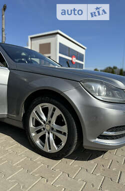 Універсал Mercedes-Benz C-Class 2013 в 