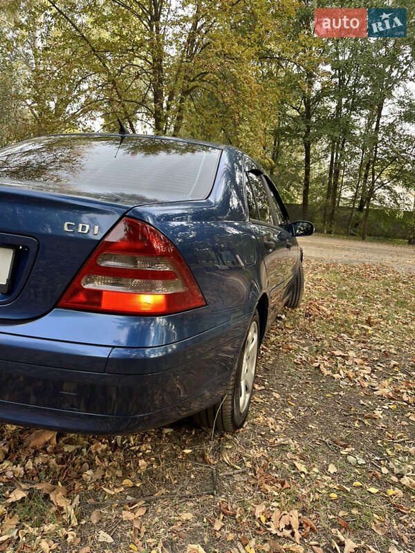 Седан Mercedes-Benz C-Class 2002 в Запоріжжі