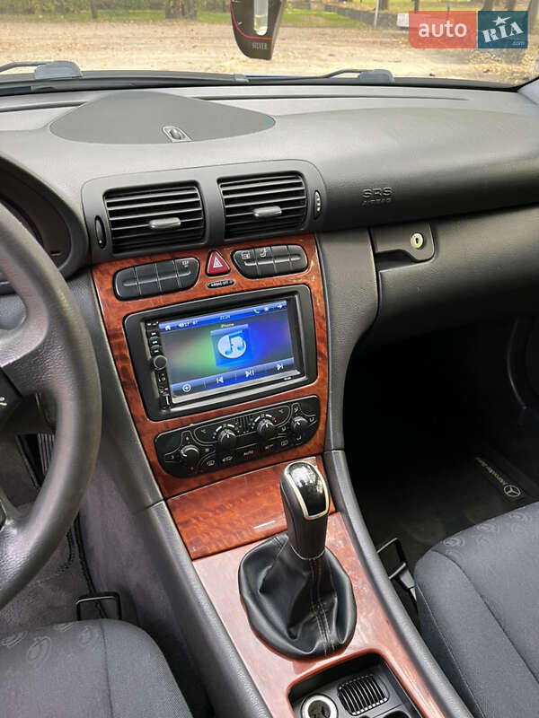 Седан Mercedes-Benz C-Class 2002 в Запоріжжі