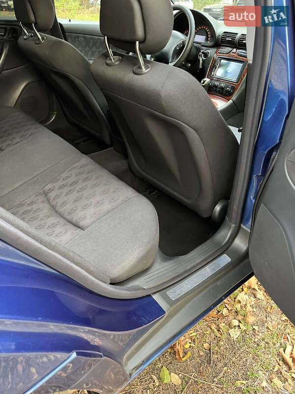 Седан Mercedes-Benz C-Class 2002 в Запоріжжі