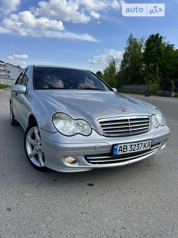 Седан Mercedes-Benz C-Class 2006 в 