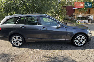 Універсал Mercedes-Benz C-Class 2009 в 