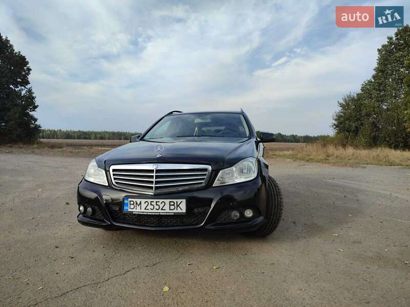 Універсал Mercedes-Benz C-Class 2011 в Києві