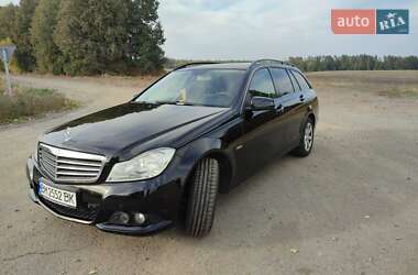 Універсал Mercedes-Benz C-Class 2011 в Києві