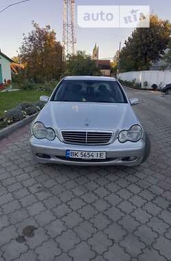 Седан Mercedes-Benz C-Class 2001 в Ровно