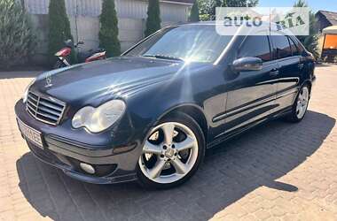 Седан Mercedes-Benz C-Class 2005 в Дергачах