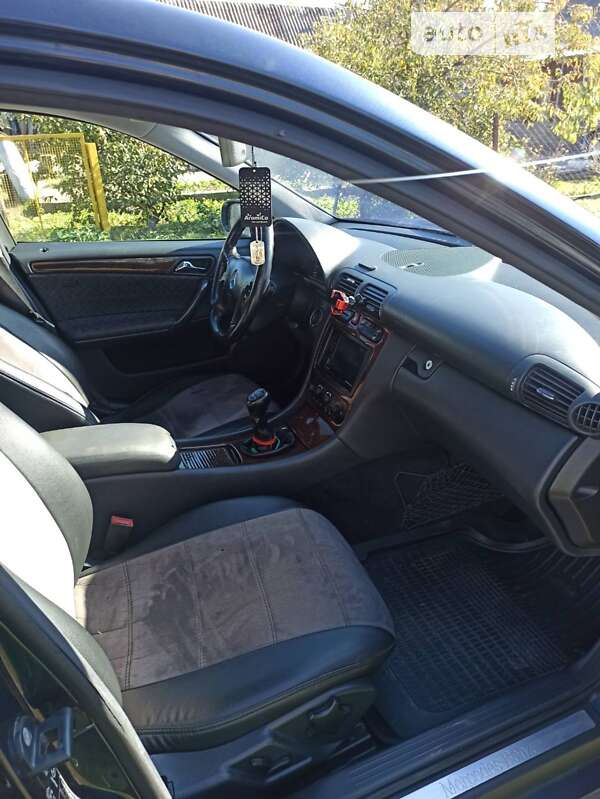 Седан Mercedes-Benz C-Class 2001 в Дубно