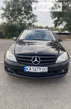 Универсал Mercedes-Benz C-Class 2010 в Киеве