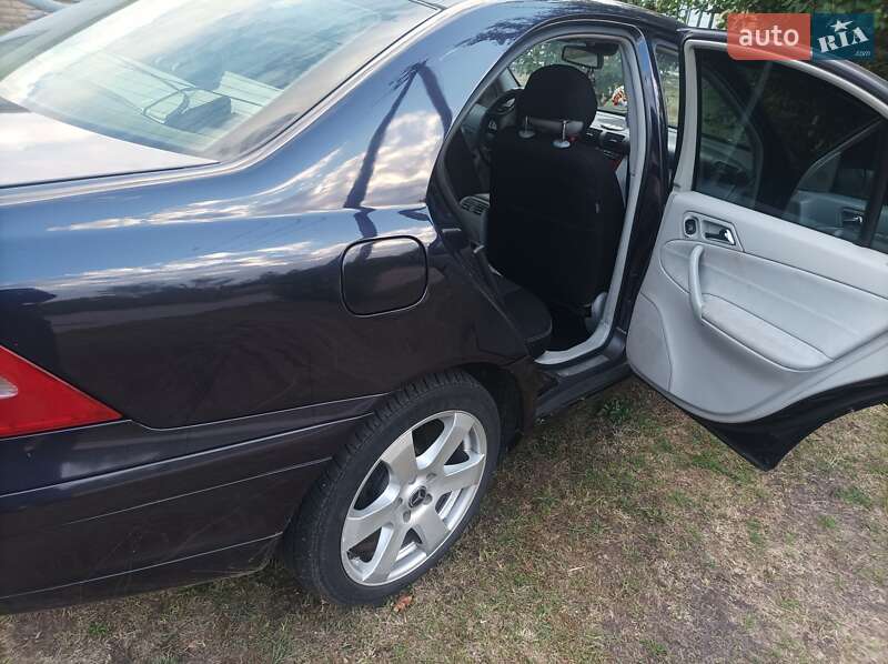 Седан Mercedes-Benz C-Class 2001 в Варве