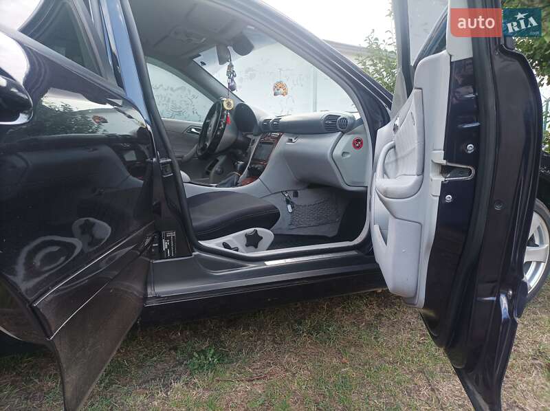 Седан Mercedes-Benz C-Class 2001 в Варве