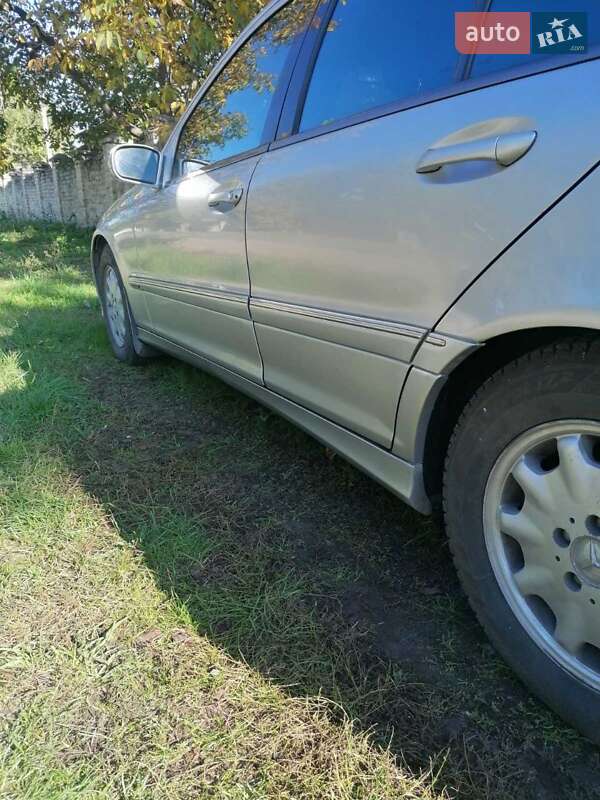 Універсал Mercedes-Benz C-Class 2002 в Волочиську