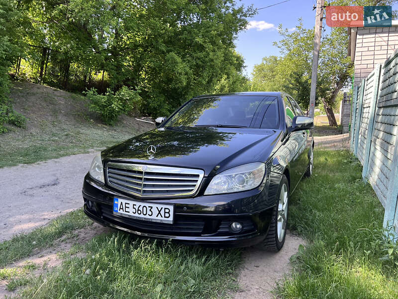 Седан Mercedes-Benz C-Class 2008 в Дніпрі