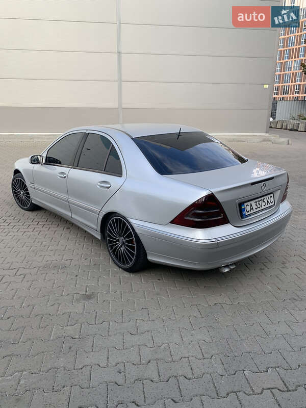 Седан Mercedes-Benz C-Class 2000 в Киеве