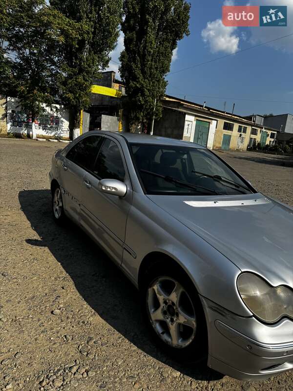 Седан Mercedes-Benz C-Class 2002 в Черноморске