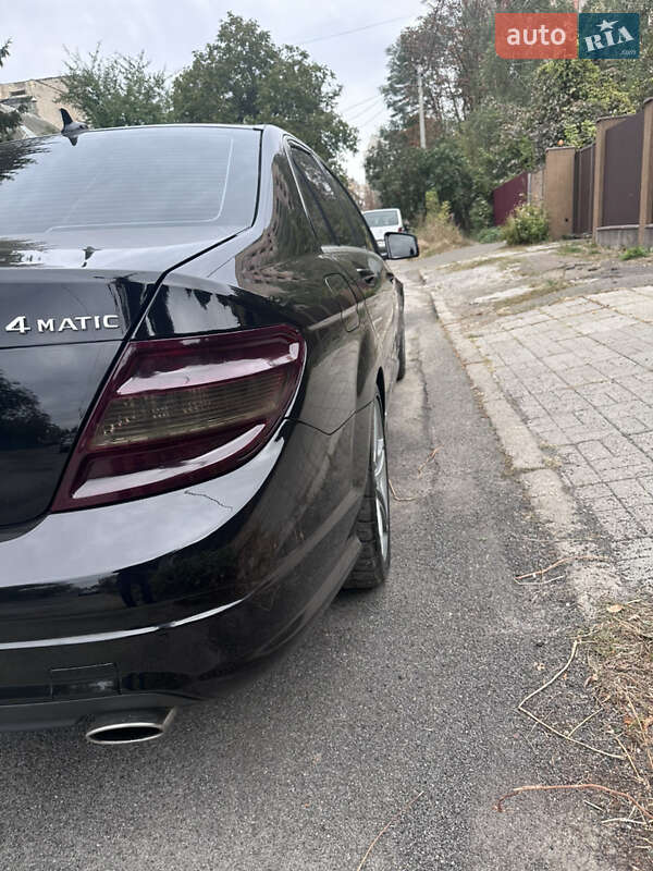 Седан Mercedes-Benz C-Class 2010 в Киеве
