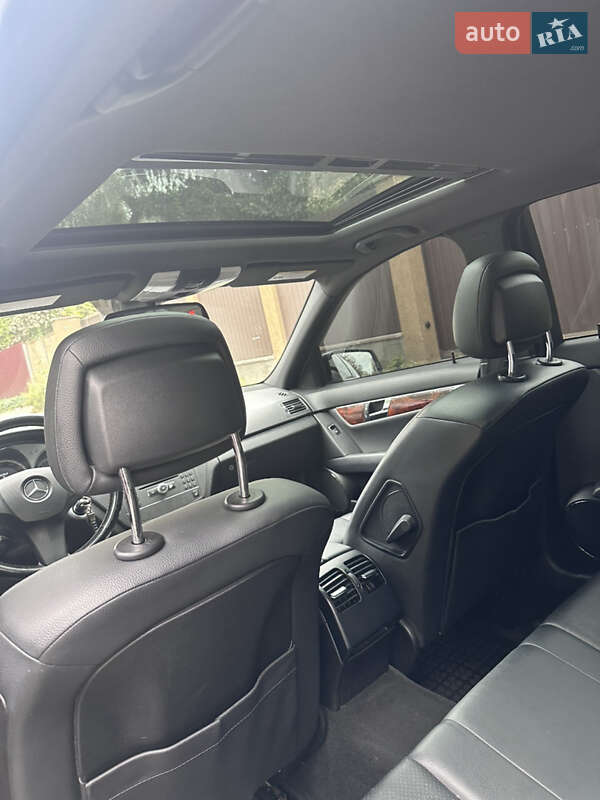 Седан Mercedes-Benz C-Class 2010 в Киеве