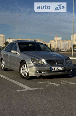 Седан Mercedes-Benz C-Class 2001 в Києві