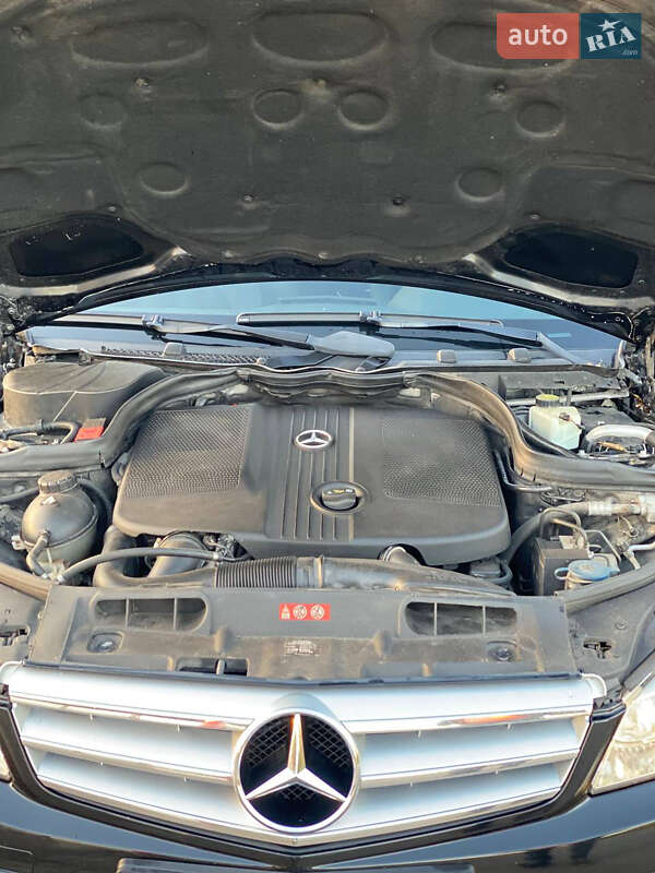 Універсал Mercedes-Benz C-Class 2011 в Нововолинську