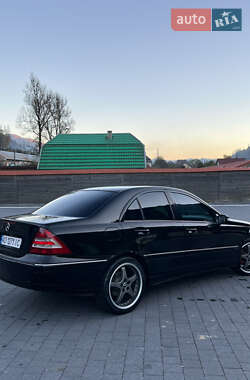 Седан Mercedes-Benz C-Class 2005 в Вигоді