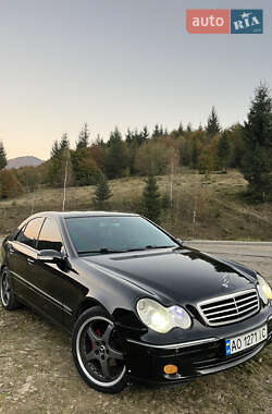 Седан Mercedes-Benz C-Class 2005 в Вигоді