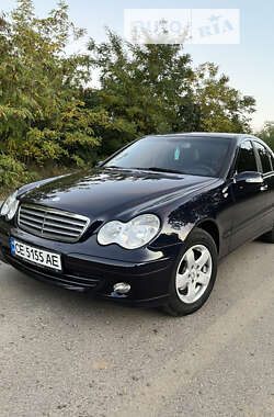 Седан Mercedes-Benz C-Class 2004 в Новоселице