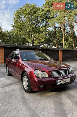 Універсал Mercedes-Benz C-Class 2001 в Вараші