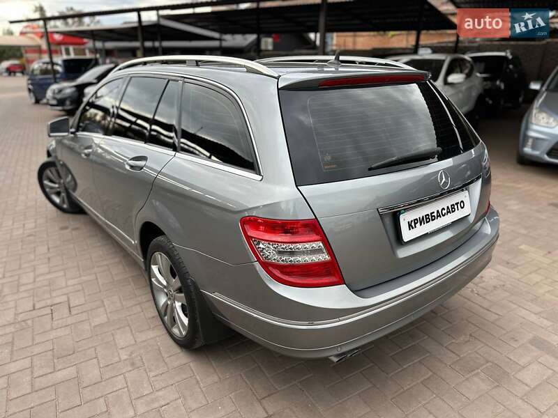 Универсал Mercedes-Benz C-Class 2010 в Кривом Роге