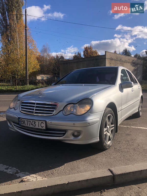 Седан Mercedes-Benz C-Class 2006 в 