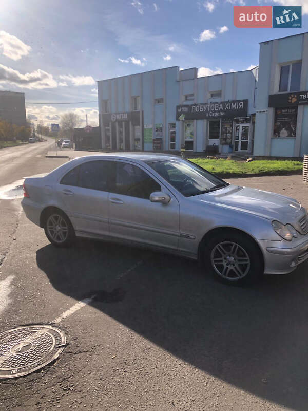Седан Mercedes-Benz C-Class 2006 в Рівному