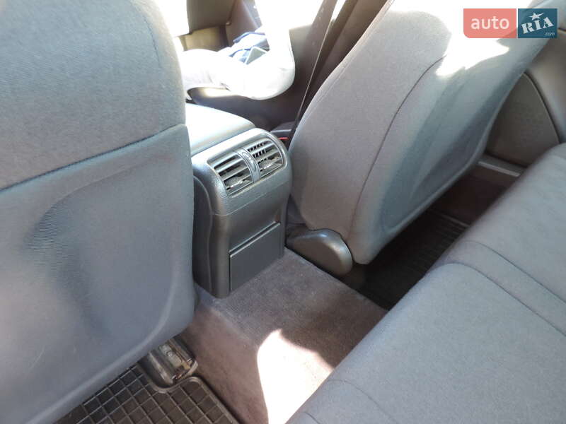 Седан Mercedes-Benz C-Class 2002 в Кривом Роге