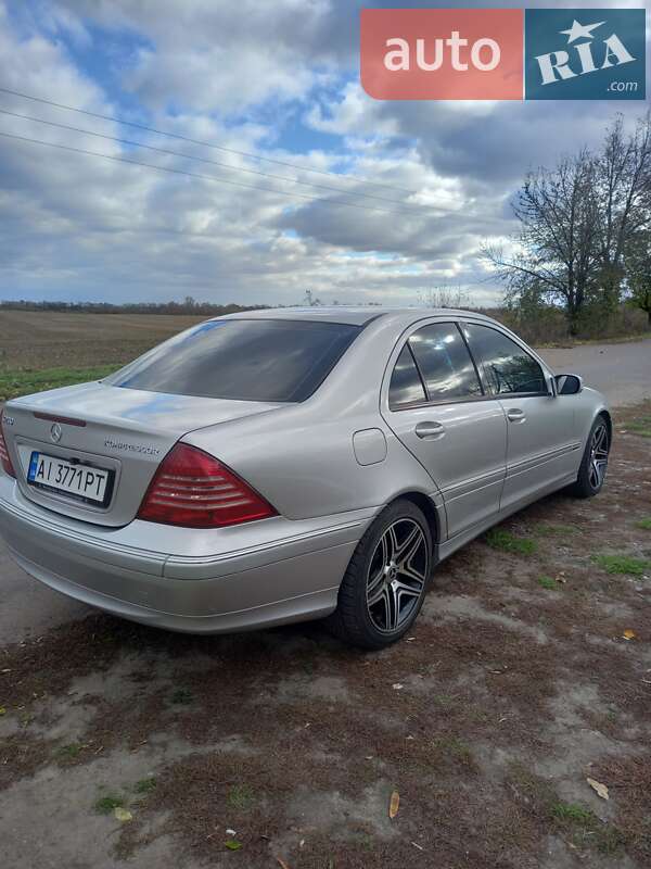 Седан Mercedes-Benz C-Class 2000 в Березане