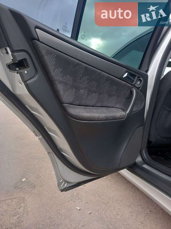 Седан Mercedes-Benz C-Class 2000 в Березане