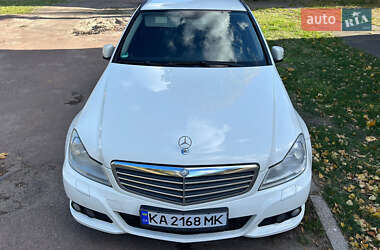 Універсал Mercedes-Benz C-Class 2012 в Києві