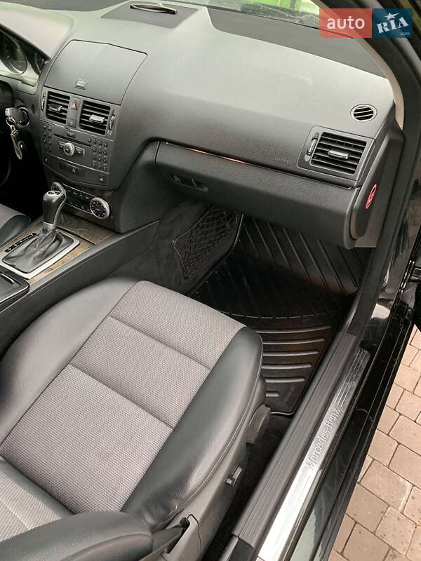 Універсал Mercedes-Benz C-Class 2010 в Тернополі